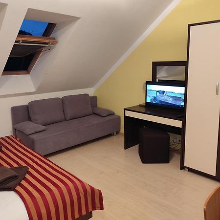 Apartman Liptov - Hotel Bešeňová Extérieur photo